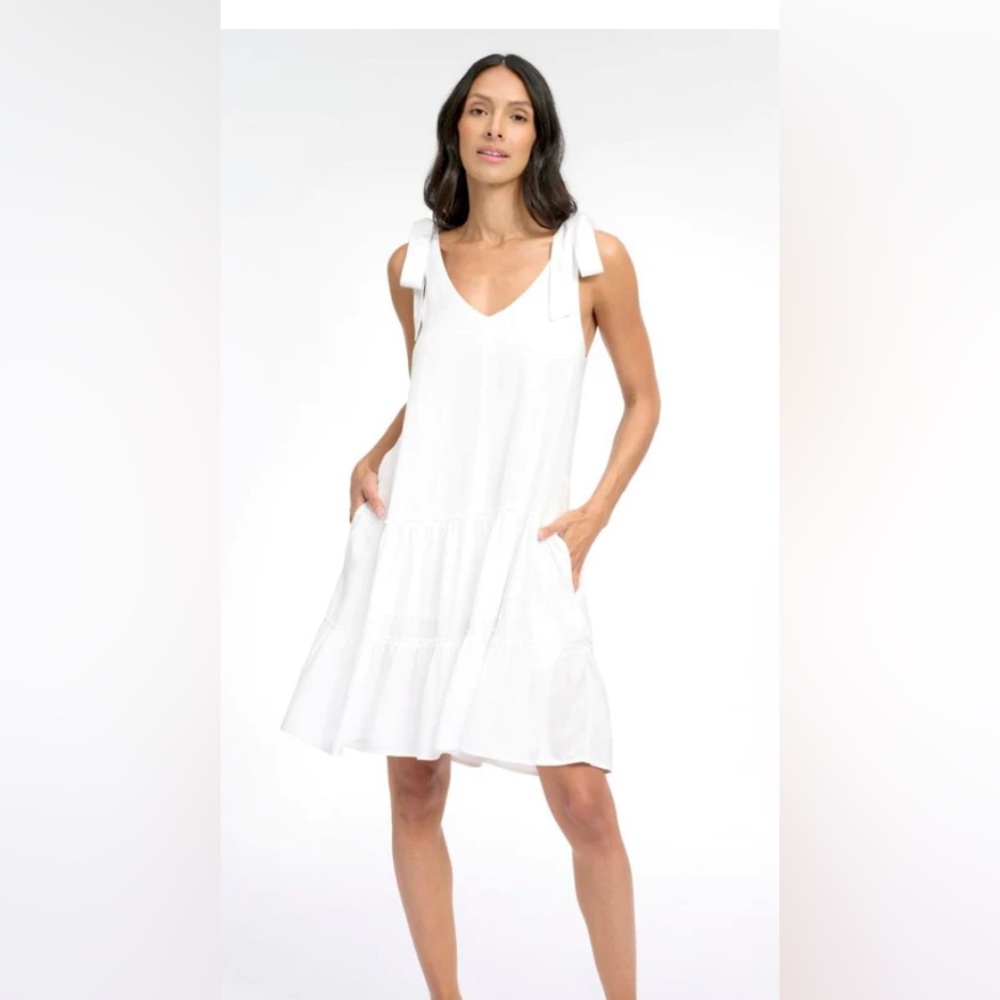 White lined sundress from Splendid. XS. New with tags.